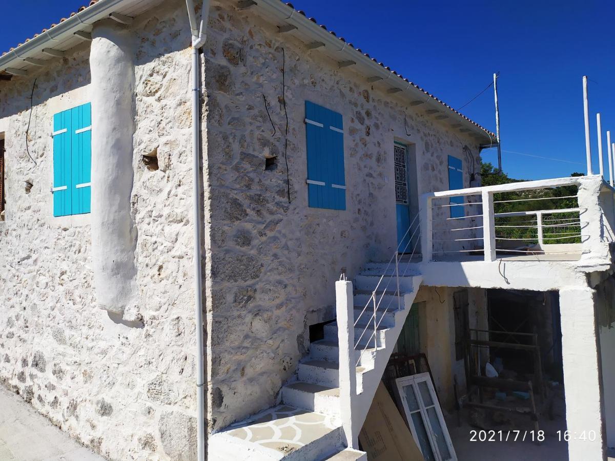 Stathis Guesthouse Fternon Eksteriør bilde